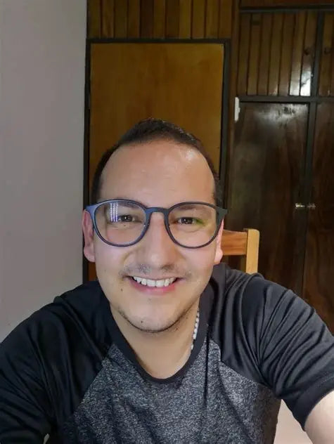 ⭐ Carlos R<strong>.</strong>